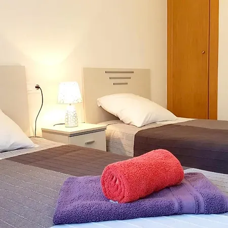 3 Bedrooms With Balcony And Wifi At 1 Km Away From The